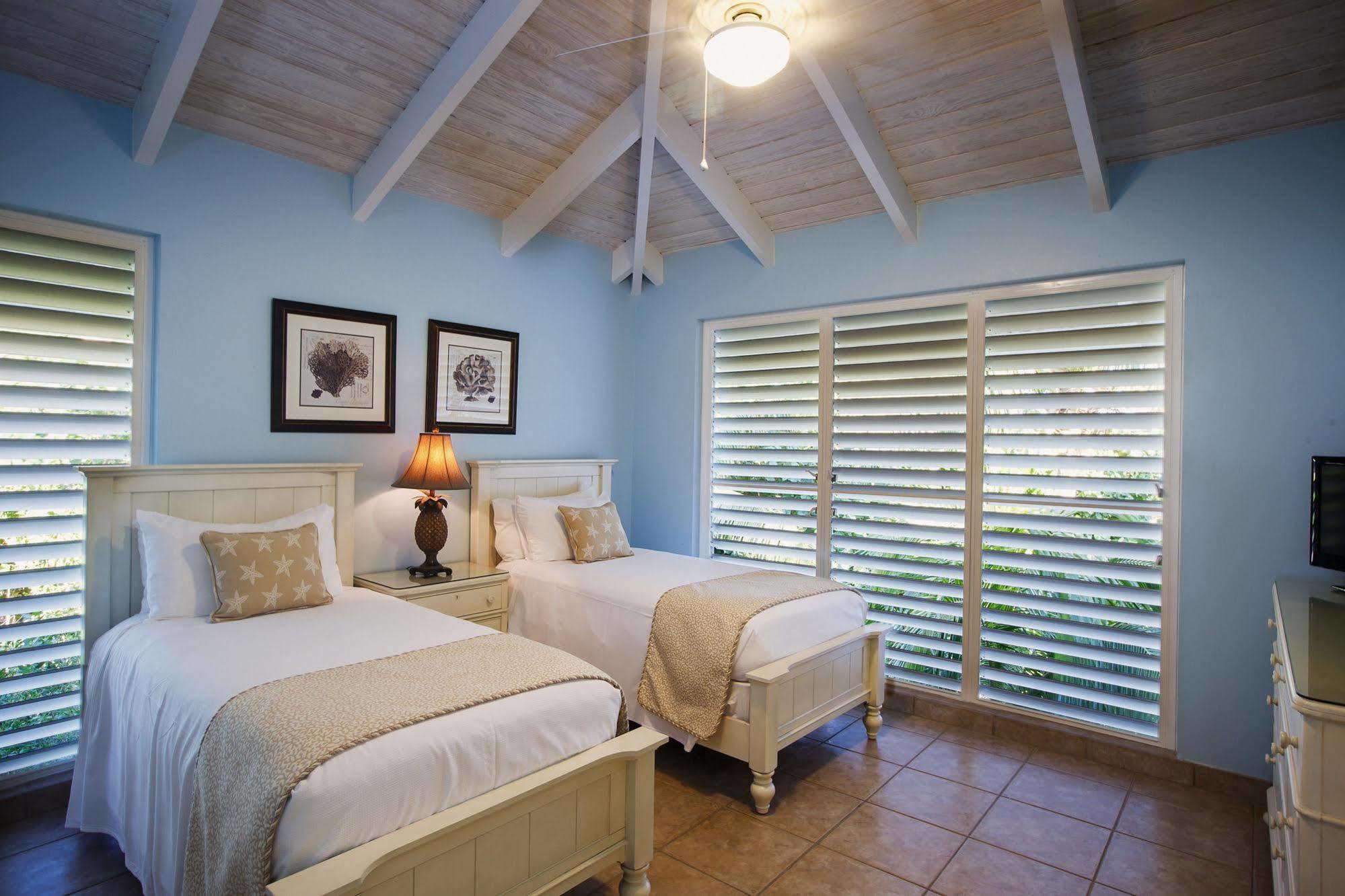Ocean Club West Resort Grace Bay Esterno foto